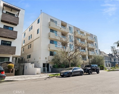 118 N Kings Rd - Photo Thumbnail 1
