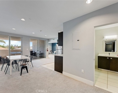 118 N Kings Rd - Photo Thumbnail 29