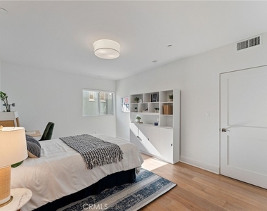 118 N Kings Rd - Photo Thumbnail 24