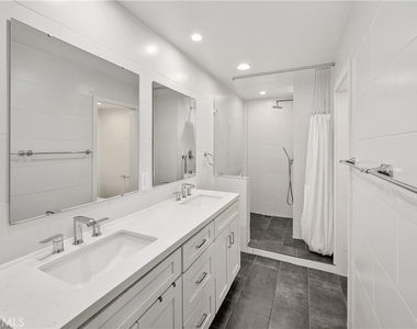 532 N Rossmore Avenue - Photo Thumbnail 9