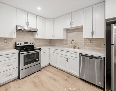 532 N Rossmore Avenue - Photo Thumbnail 1