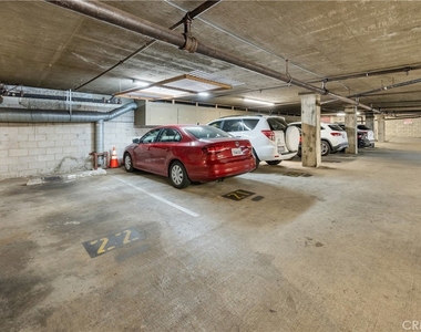 532 N Rossmore Avenue - Photo Thumbnail 11