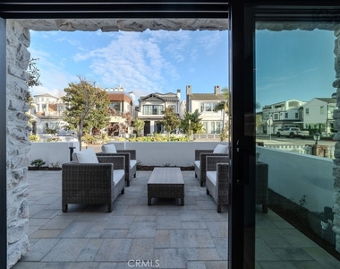 603 Acacia Avenue - Photo Thumbnail 5