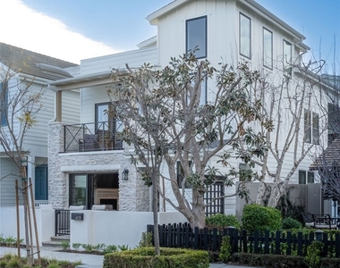 603 Acacia Avenue - Photo Thumbnail 1