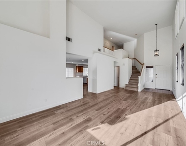 28 Homestead Dr - Photo Thumbnail 6