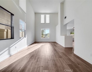 28 Homestead Dr - Photo Thumbnail 4
