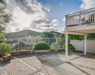 28 Homestead Dr - Photo Thumbnail 1