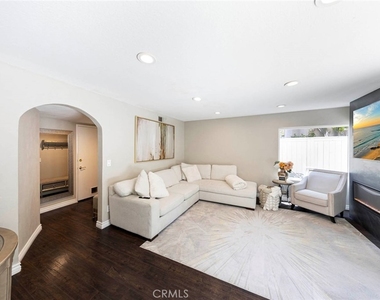 8008 E Fox Run - Photo Thumbnail 8