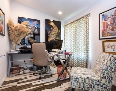 812 Crest Drive - Photo Thumbnail 47