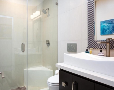 812 Crest Drive - Photo Thumbnail 49