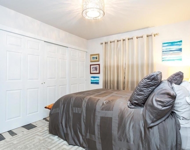 812 Crest Drive - Photo Thumbnail 50