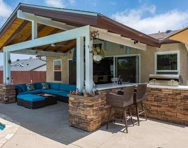 812 Crest Drive - Photo Thumbnail 27