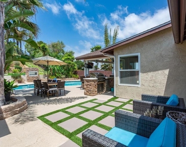 812 Crest Drive - Photo Thumbnail 33