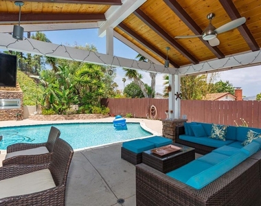 812 Crest Drive - Photo Thumbnail 39