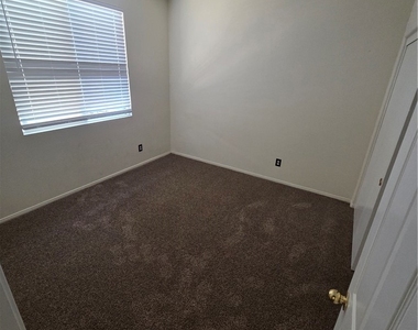 41089 Robard Way - Photo Thumbnail 12