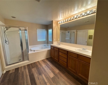 32023 Cottage Glen Drive - Photo Thumbnail 10