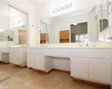 10770 Deerfield Drive - Photo Thumbnail 12