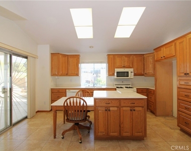 10770 Deerfield Drive - Photo Thumbnail 7
