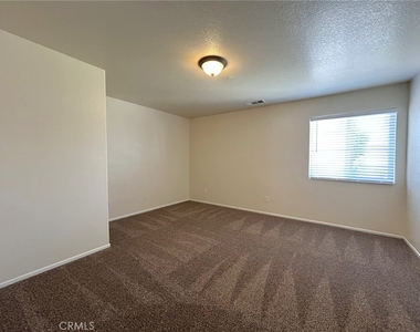 1555 Orange Avenue - Photo Thumbnail 12