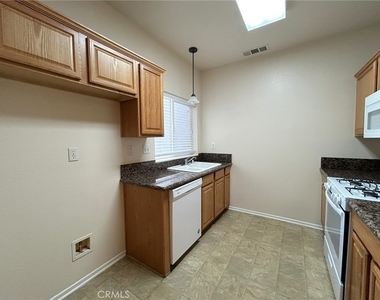 1555 Orange Avenue - Photo Thumbnail 9