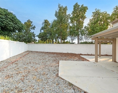 28243 Valombrosa Drive - Photo Thumbnail 14