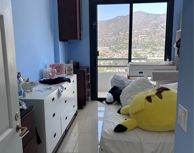 343 Pioneer Drive - Photo Thumbnail 11