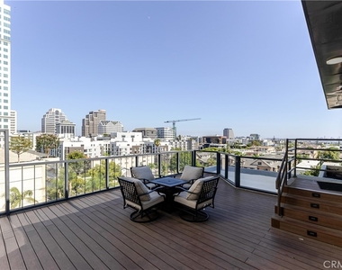 343 Pioneer Drive - Photo Thumbnail 14