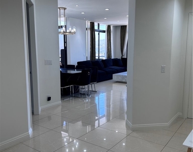343 Pioneer Drive - Photo Thumbnail 4