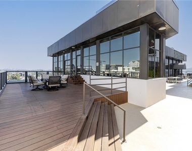 343 Pioneer Drive - Photo Thumbnail 13
