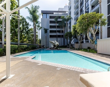 343 Pioneer Drive - Photo Thumbnail 25