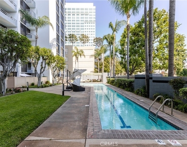 343 Pioneer Drive - Photo Thumbnail 23