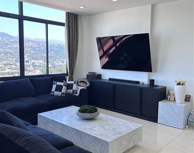 343 Pioneer Drive - Photo Thumbnail 7