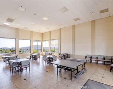 343 Pioneer Drive - Photo Thumbnail 19