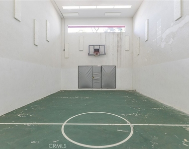 343 Pioneer Drive - Photo Thumbnail 27