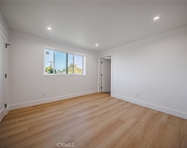 2938 S Sycamore Avenue - Photo Thumbnail 15