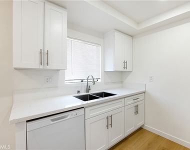 7750 Laurel Canyon Boulevard - Photo Thumbnail 5