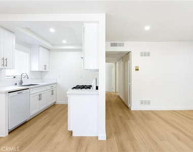 7750 Laurel Canyon Boulevard - Photo Thumbnail 4