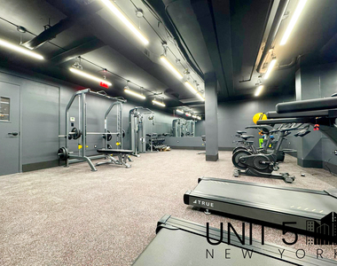 388 Vernon Avenue - Photo Thumbnail 10