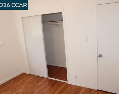 2515 Manchester Ave - Photo Thumbnail 10