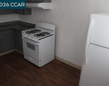 2515 Manchester Ave - Photo Thumbnail 5
