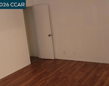 2515 Manchester Ave - Photo Thumbnail 2