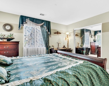 1215 Royal Ann Court - Photo Thumbnail 28