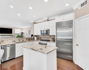 1215 Royal Ann Court - Photo Thumbnail 17