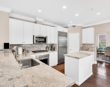 1215 Royal Ann Court - Photo Thumbnail 16