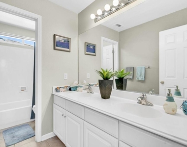 1215 Royal Ann Court - Photo Thumbnail 32
