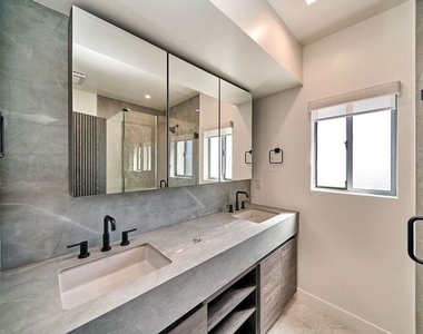 145 S Maple Drive - Photo Thumbnail 20