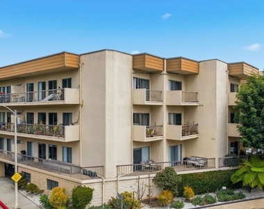 612 S Barrington Avenue - Photo Thumbnail 27