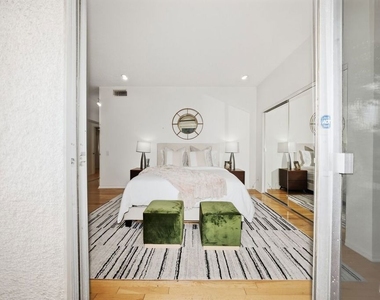 612 S Barrington Avenue - Photo Thumbnail 19