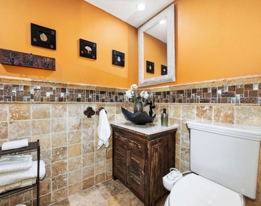 612 S Barrington Avenue - Photo Thumbnail 14