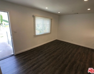 601 N Normandie Avenue - Photo Thumbnail 4